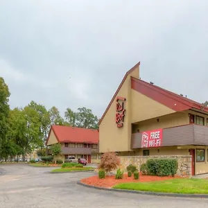 Red Roof East Motel