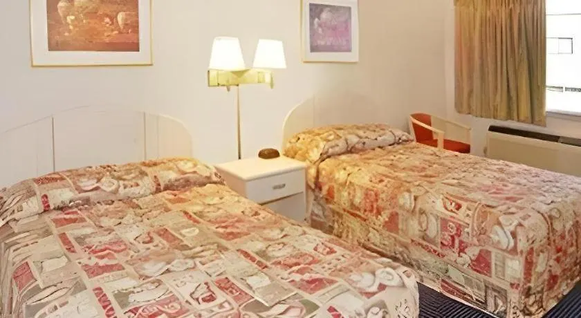 Отель Econo Lodge Airport Норфолк