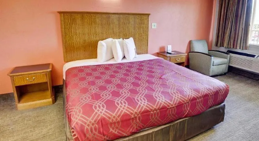 Econo Lodge Airport Норфолк США